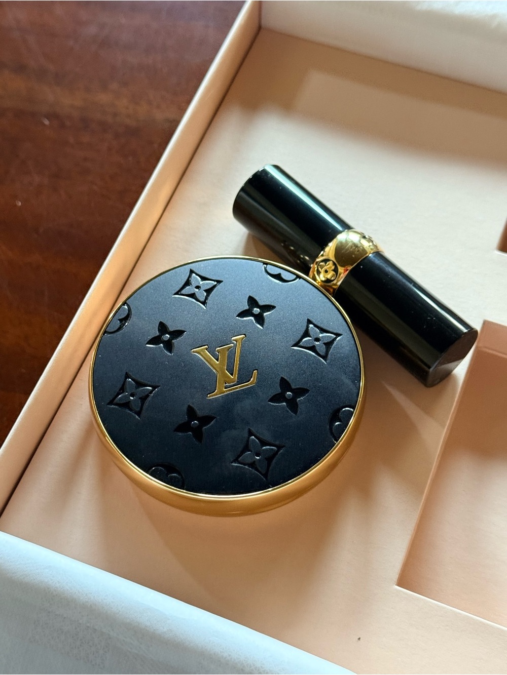Louis Vuitton Makeup Duo Gift Set NWT. Box included. Never used. - Picture 16 of 16